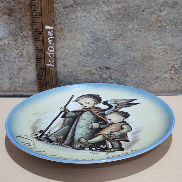 Schmid Hummel Christmas 1974 The Guardian Angel Decorative Wall Hanging Plate - Picture 9 of 11